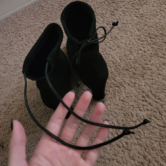 🧡 Stuart Weitzman black suede ankle sock glove heel booties back ties 8.5 M - Picture 6 of 13